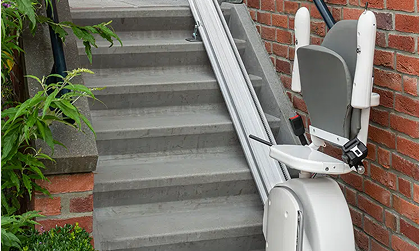 Monte-escalier extérieur